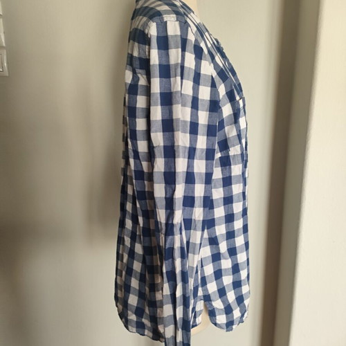 Basefield cotton women's shirt L/XL like new, white and blue