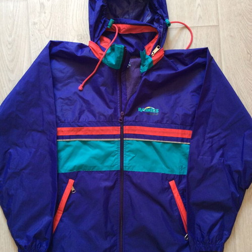 Adidas vintage windbreaker bright purple size S unisex used
