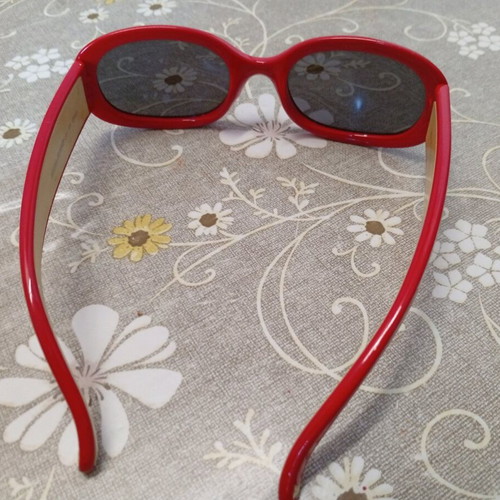 Girls' sunglasses for 5 years and older like new, red