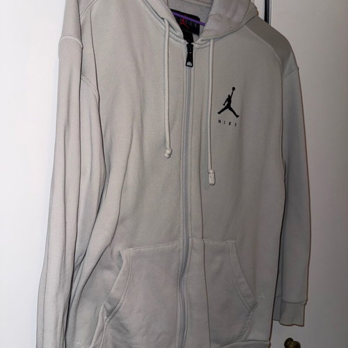 Jordan jacket like new, grey and red, size M
