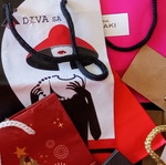 Collection of women's gift bags used, pack of 20 mini and medium size