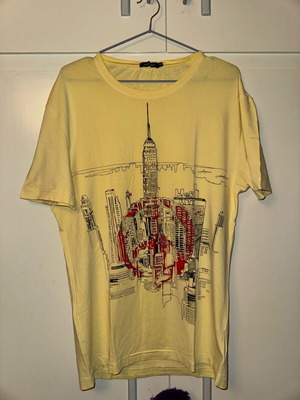 Antony Morato T-shirt XL like new, yellow with print