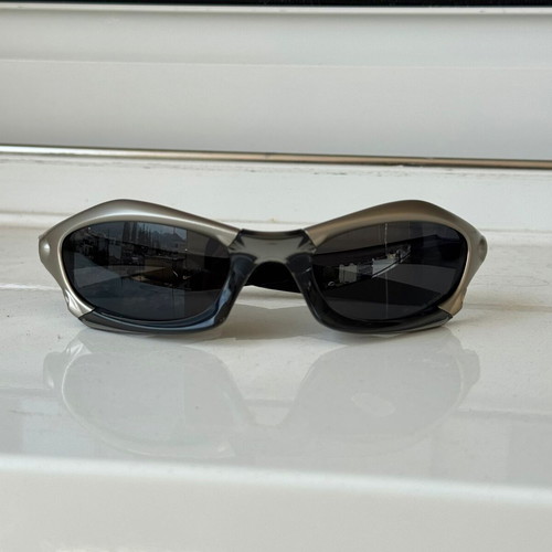 Oakley Splice Y2K 2000s sunglasses, metallic silver and black polarized lenses