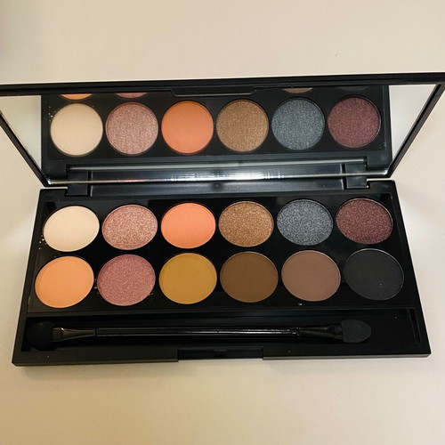 Sleek eyeshadow palettes like new, set of 6