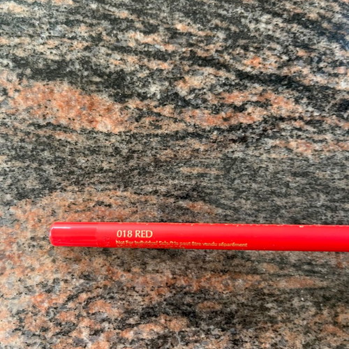 Double Wear 24H Stay-in-Place Lip Liner 18 Red new
