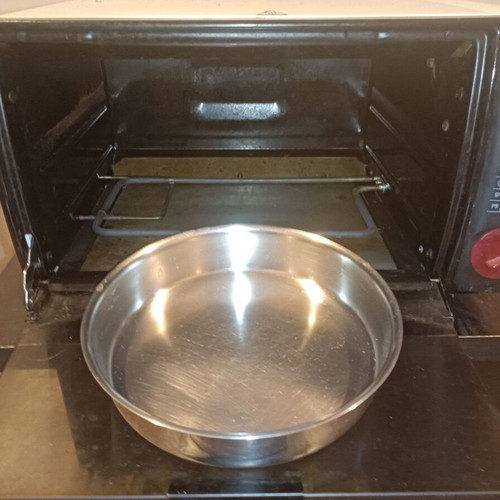 Delonghi electric countertop oven used with 2 trays and rack