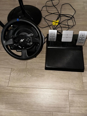 Thrustmaster T300 RS GT Edition racing wheel like new