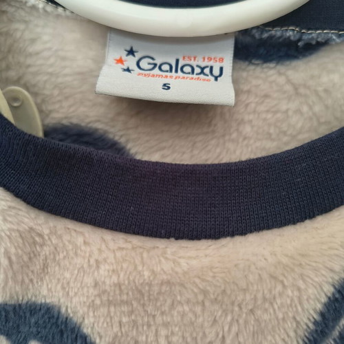 Galaxy boys' pajamas size 5 like new, blue and beige