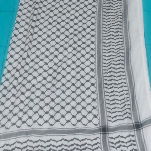 Kufiya scarf like new, traditional black and white Palestinian keffiyeh
