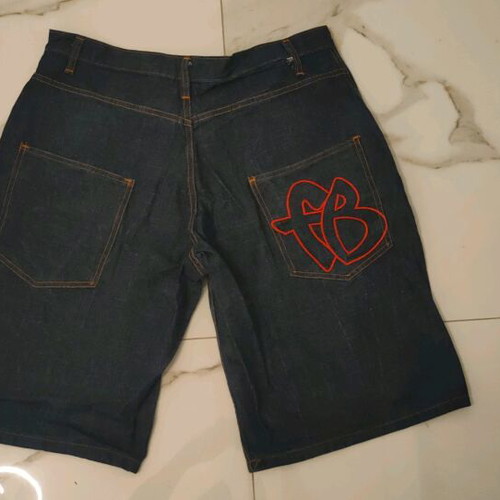 Fb short jean σαν καινούργιο, μέγεθος XL, μαύρο και κόκκινο