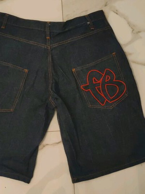Fb short jean σαν καινούργιο, μέγεθος XL, μαύρο και κόκκινο