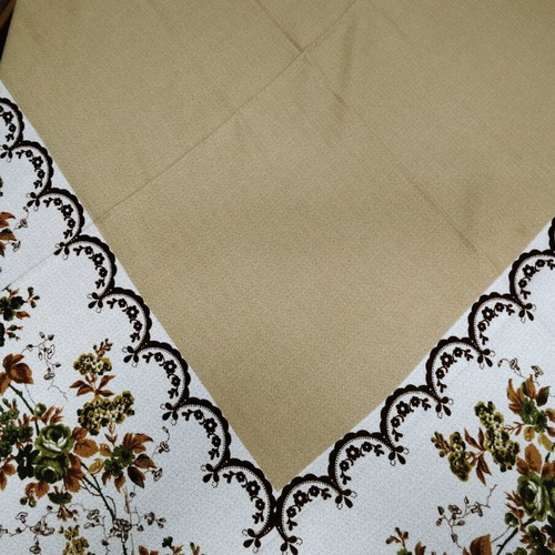 Square tablecloth 1.60x1.60 like new, 80s-90s decade