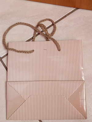 Gift bag with perfect cord, new