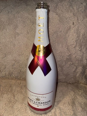 Moet Ice Rose decorative bottle 1.5L used