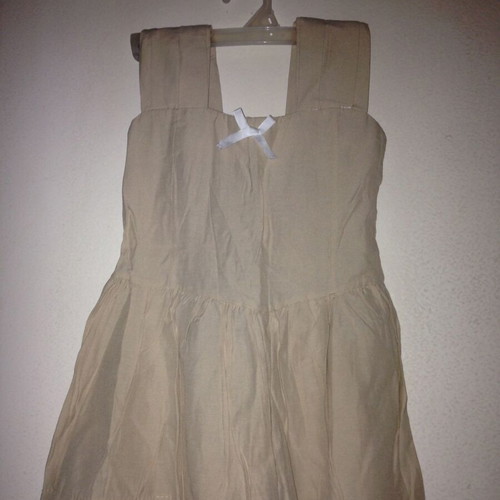Beige dress with bow new, size 4