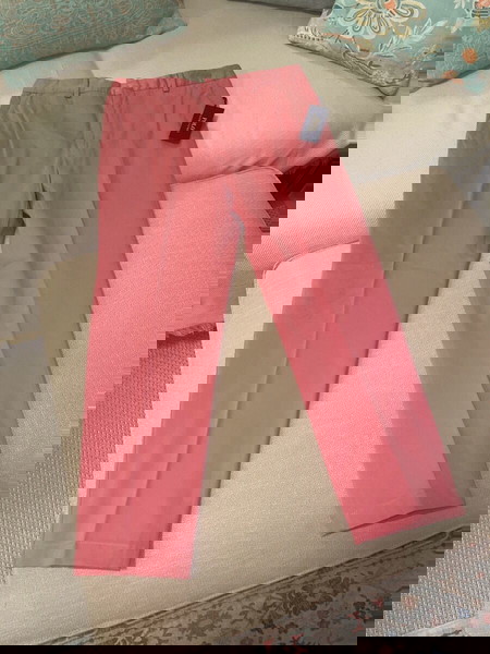ανδρικό chino washed pink ,Ralph Lauren /32 / μάκρος περίπου 30 ,το είχαμε κοντύνει αλλά υπάρχει περ