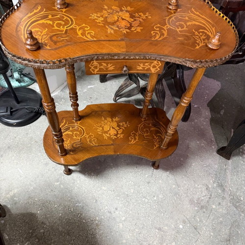 Marquetry table like new, dimensions 61x32x75cm