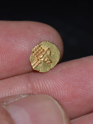 India Gold Fanam 1850 like new