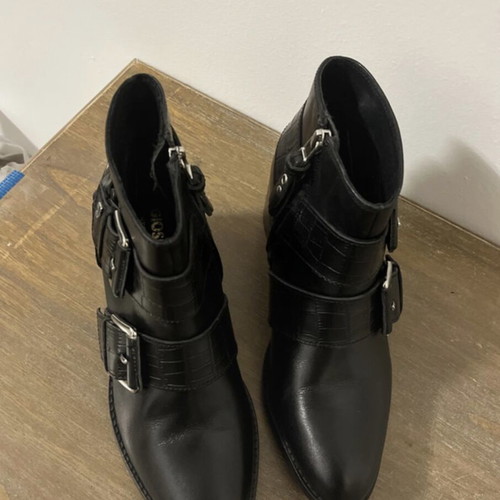 Gioseppo leather ankle boots like new, size 37, black with buckles