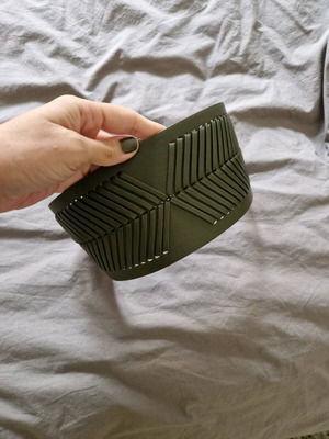 Elastic belt made of leatherette like new, olive S-XS
