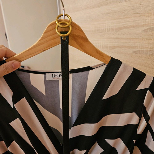 Midi pleated dress like new, one size, black and beige, Ifos fashion