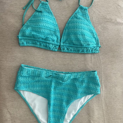 Turquoise textured bikini set size L new without tags