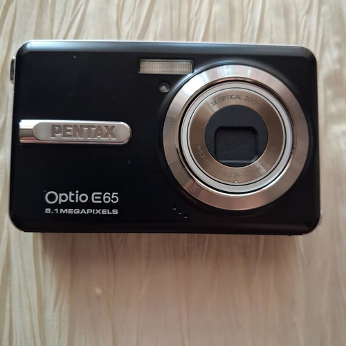 Pentax Optio E65 digital camera used, 8.1mp, non-functional for parts
