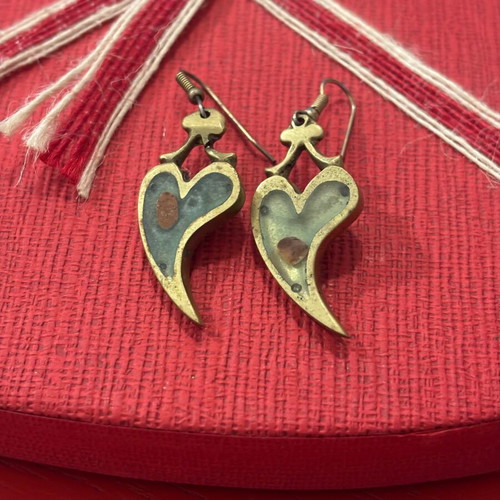 Bronze earrings used with heart-shaped semi-precious stones