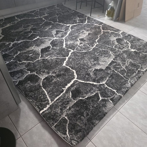 Modern living room rug 230x270 cm, marble crack design