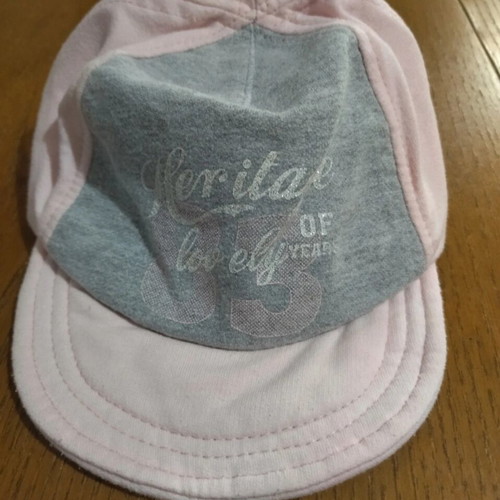 Branded baby hats for girl 12-24 months like new, set of 4