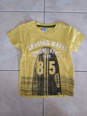 Children's short-sleeve t-shirt 18-24 months like new, yellow