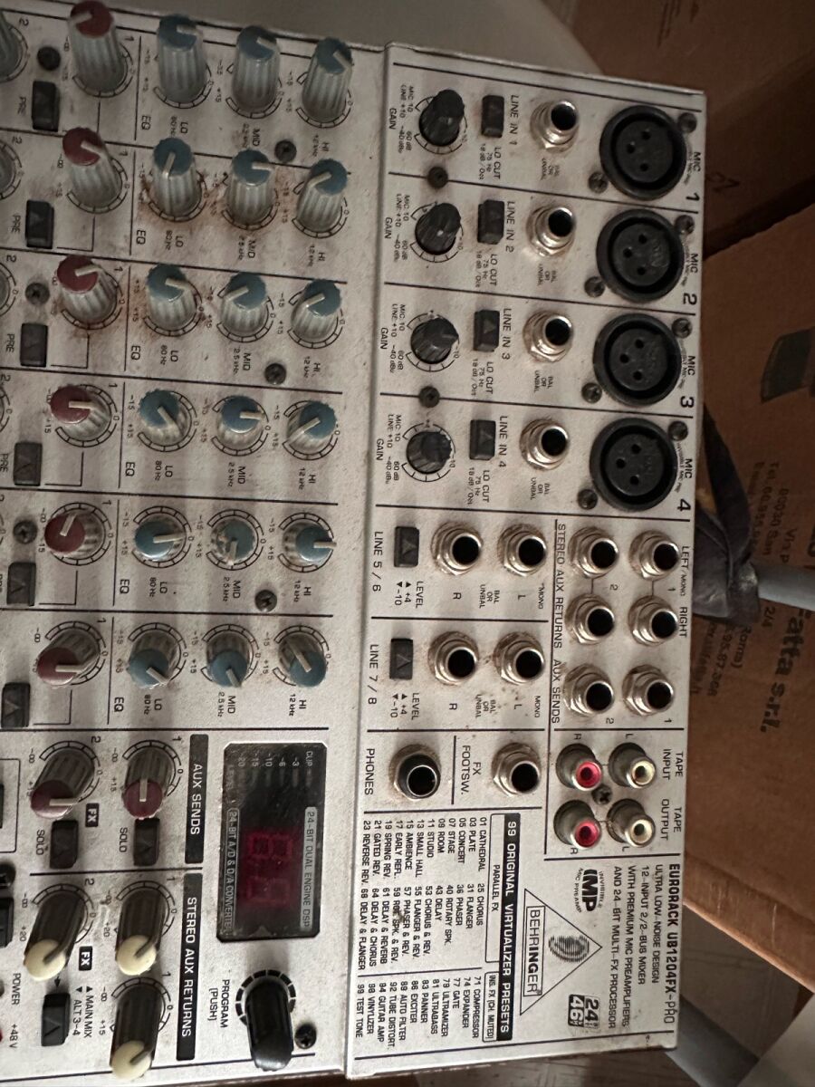 Behringer Eurorack UB1204FX-PRO mixer… - € 220,00 - Vendora.cy