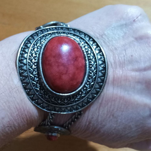 Bracelet with red stones new, boho style