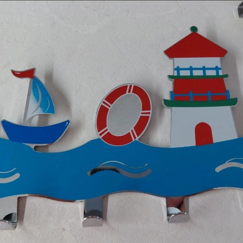 Metal door hanger with ocean theme, 6 hooks, nickel color