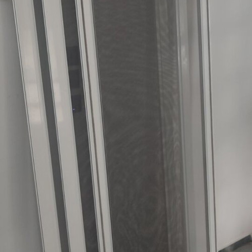 Window screens like new, set of 6 with various sizes