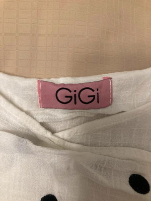 Polka Dot Crop Top Gigi like new, cotton, puff sleeve, black and white