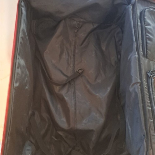 Hunter suitcase like new with leather details and large capacity
