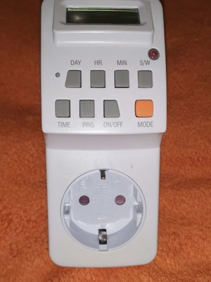 Χρονοπρογραμματιστής ρεύματος μεταχειρισμένος, ολόκληρης εβδομάδος με LCD και πρίζα σούκου