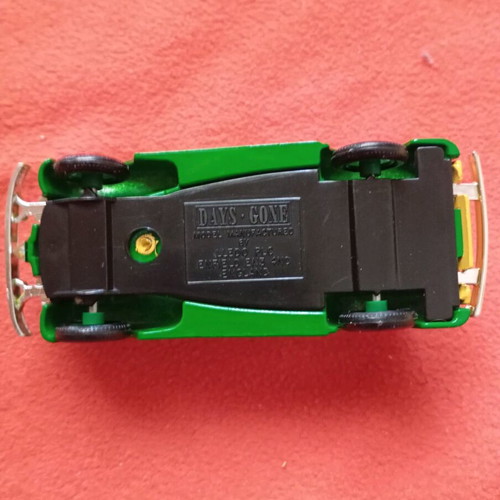 Lledo Days Gone 7up advertising toy car like new
