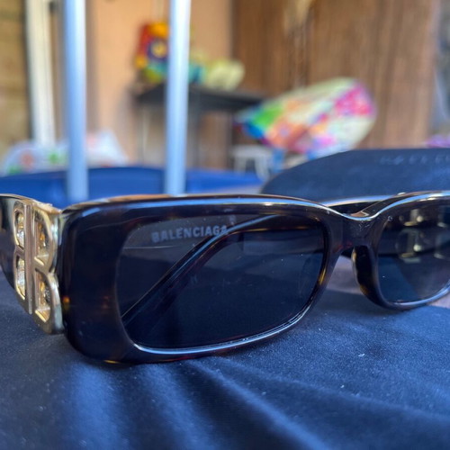 Balenciaga Limited Edition sunglasses like new with animal print
