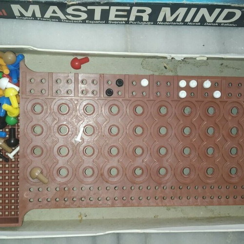 Master Mind collectible board game used from 1975