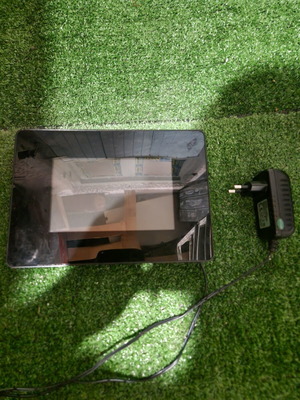 Digital photo frame Intenso 8 inch used