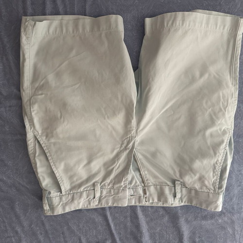 Save Khaki United chino shorts size 30 like new, light khaki