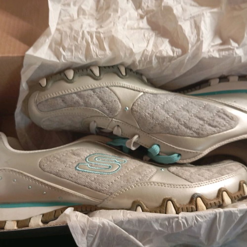 Skechers athletic shoes new, gray with turquoise laces