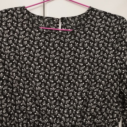 Black midi dress with long sleeves and elastic, like new