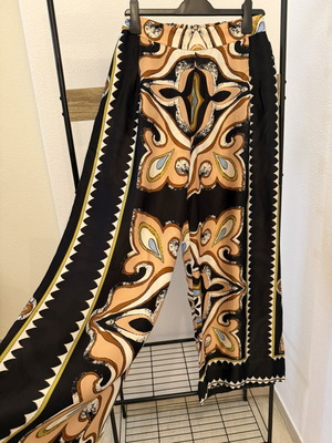 Nema Resort Amari pants satin multicolor print medium like new