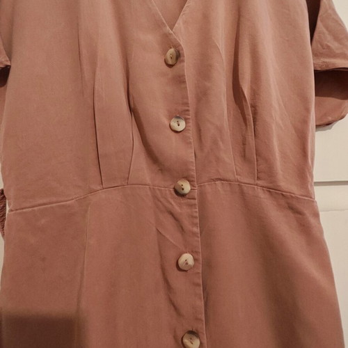 Toi&Moi dress medium used, pink-salmon color, V-neck with buttons