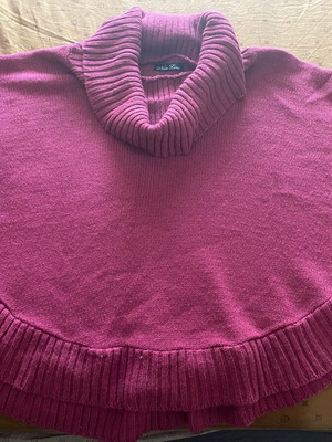 Knitted turtleneck cape style fuchsia like new