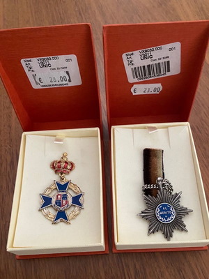 Collectible medal replicas new