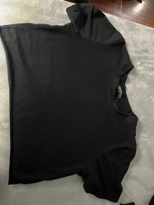 Black blouse like new, short sleeve, slightly cropped, size S